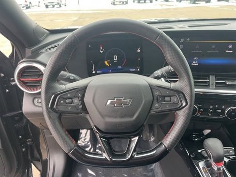 Used 2025 Chevrolet Trax RS w/ Driver Confidence Package image 16