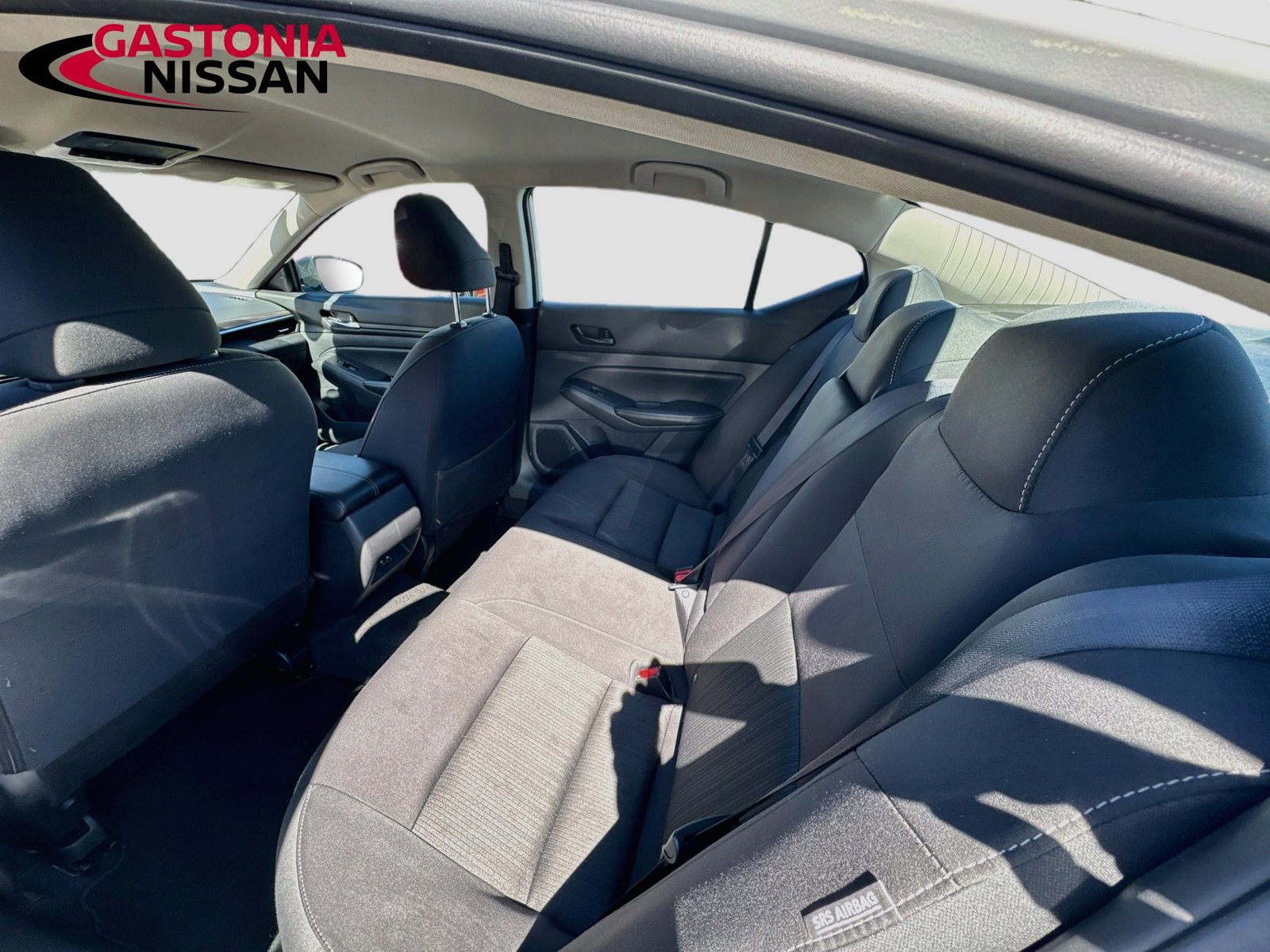 Used 2025 Nissan Altima 2.5 SV FWD image 32