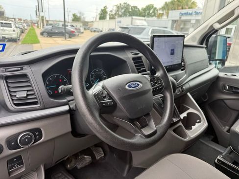 Used 2022 Ford Transit 350 XLT RWD image 5