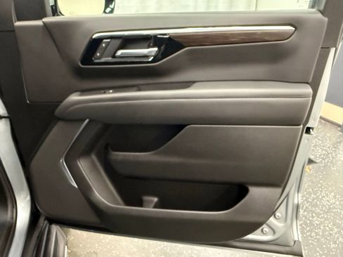 Used 2025 Chevrolet Tahoe LT AWD/4WD image 7
