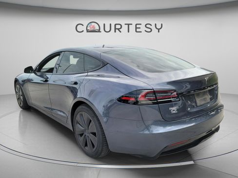 Used 2022 Tesla Model S AWD/4WD image 2