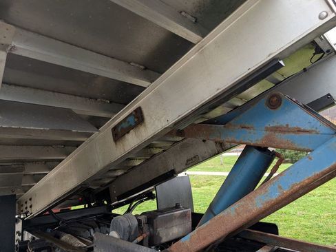 Used 2022 Ford F550 4x4 Regular Cab Super Duty w/ Power Equipment Group image 24