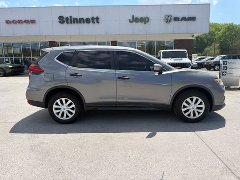 Used 2017 Nissan Rogue S AWD/4WD image 5