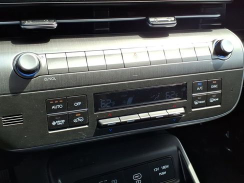 Used 2024 Hyundai Kona SEL FWD image 22