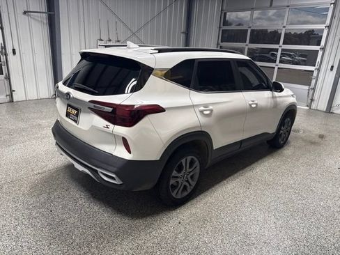 Used 2021 Kia Seltos S FWD image 13