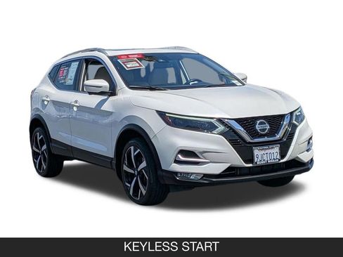 Certified 2020 Nissan Rogue Sport SL w/ Premium Package FWD image 2