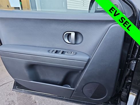 Used 2025 Hyundai Ioniq 5 SEL image 28