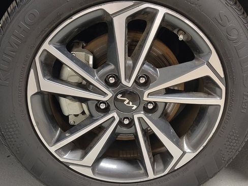 Used 2023 Kia Forte LXS FWD image 31