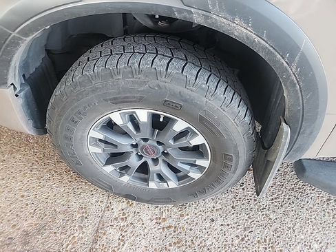 Used 2024 Nissan Titan PRO-4X w/ Pro-4x Convenience Package AWD/4WD image 3