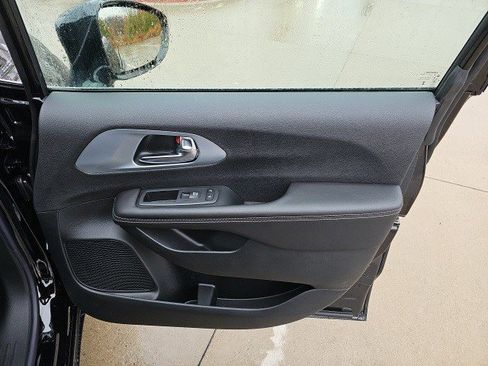 New 2026 Chrysler Pacifica Limited image 15