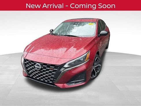 Certified 2023 Nissan Altima 2.5 SR w/ SR Premium Package FWD image 1