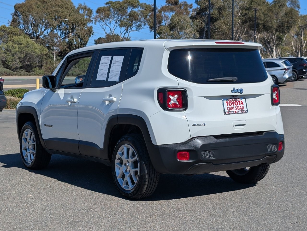 Used 2023 Jeep Renegade Latitude AWD/4WD image 11