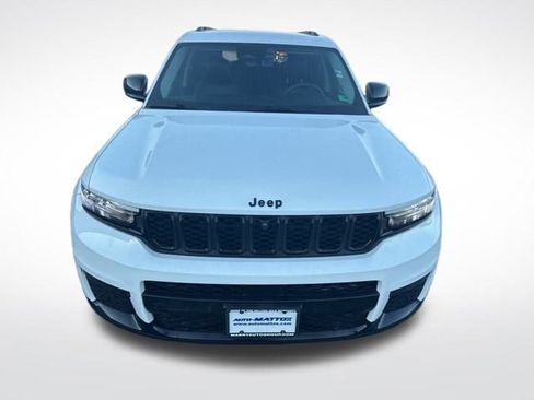 Used 2023 Jeep Grand Cherokee L Limited w/ Luxury Tech Group II image 8