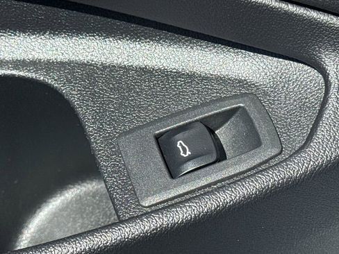 Used 2021 BMW 430i Coupe w/ M Sport Package RWD image 18