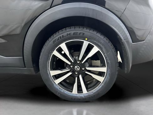 Used 2020 Nissan Kicks SV image 13