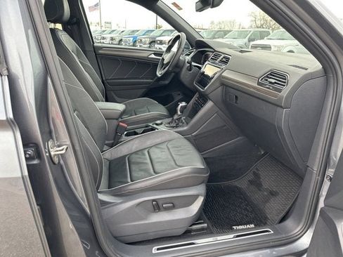Used 2022 Volkswagen Tiguan SEL R-Line image 13