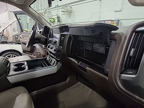 Used 2017 Chevrolet Silverado 1500 LTZ Z71 w/ LTZ Plus Package AWD/4WD image 24