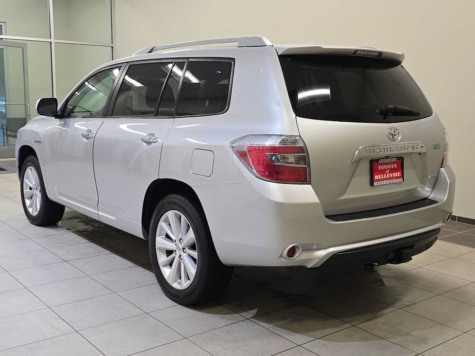Used 2010 Toyota Highlander Limited AWD/4WD image 4