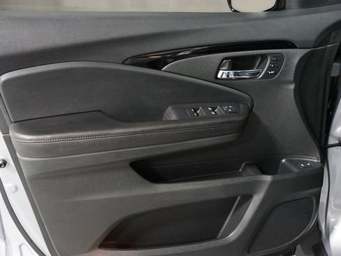Used 2020 Honda Pilot Elite image 31