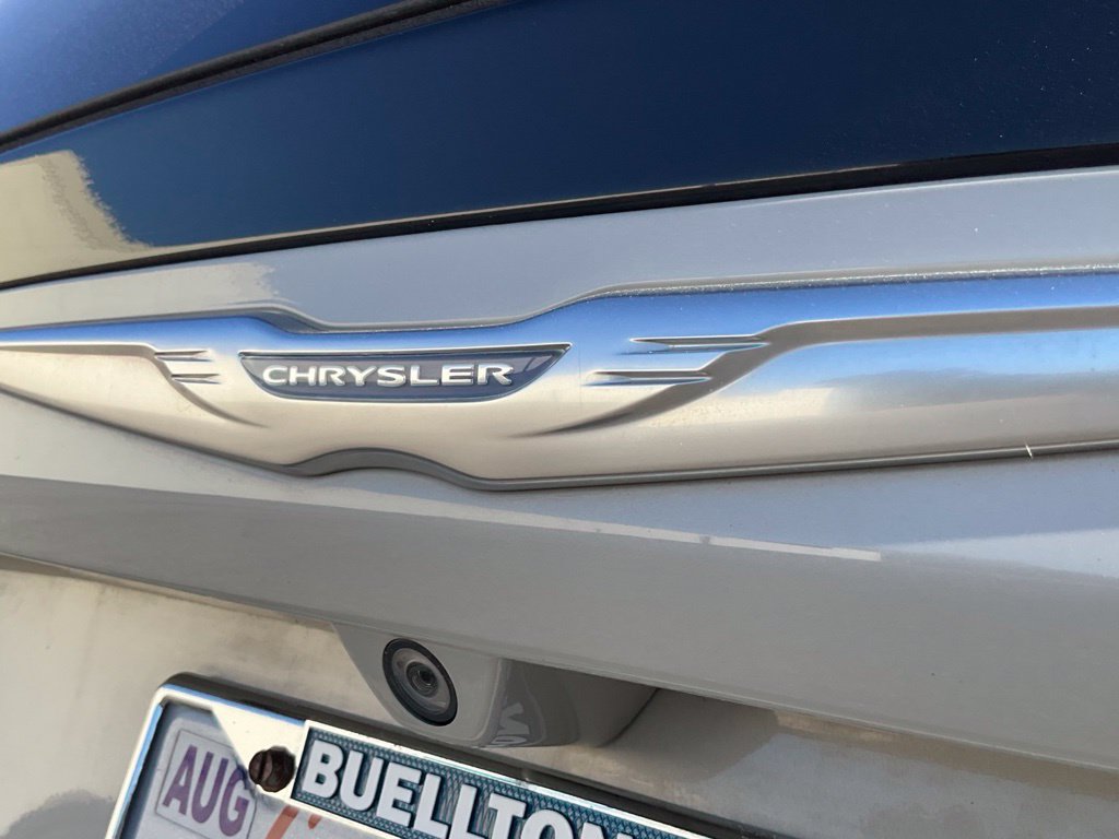 Used 2017 Chrysler Pacifica Touring-L Plus FWD image 16