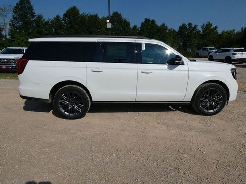 New 2027 Ford Expedition Max Platinum w/ Stealth Appearance Package AWD/4WD image 4