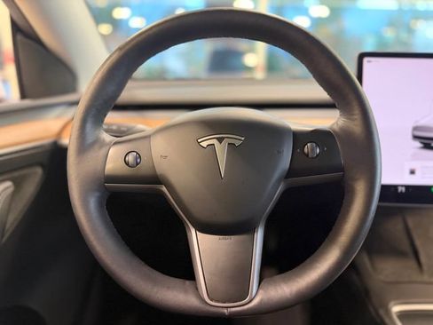 Used 2023 Tesla Model Y AWD image 24