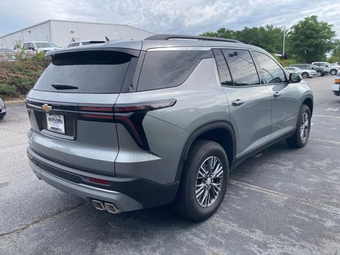 Used 2026 Chevrolet Traverse LT w/ LPO, Floor Liner Package FWD image 5