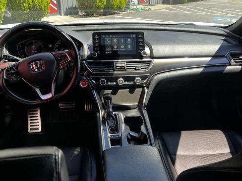 Used 2018 Honda Accord Sport image 8