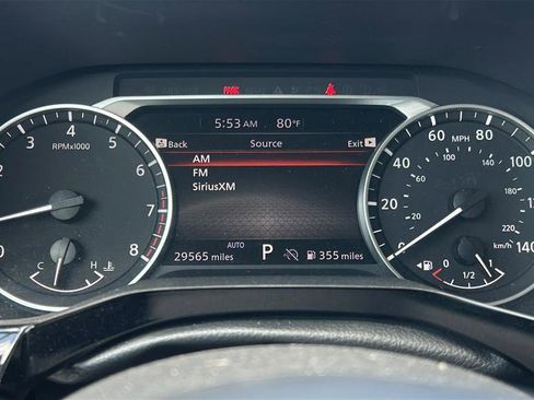 Used 2025 Nissan Pathfinder SV AWD/4WD image 31