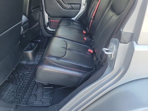 Used 2018 Jeep Wrangler Unlimited Rubicon AWD/4WD image 21