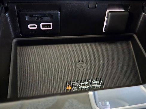 Used 2021 GMC Yukon Denali w/ Denali Ultimate Package image 20