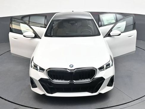 New 2027 BMW 550e xDrive AWD/4WD image 44