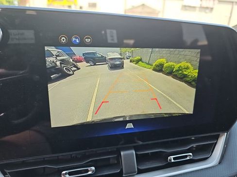 Used 2025 Chevrolet Equinox LT FWD image 25