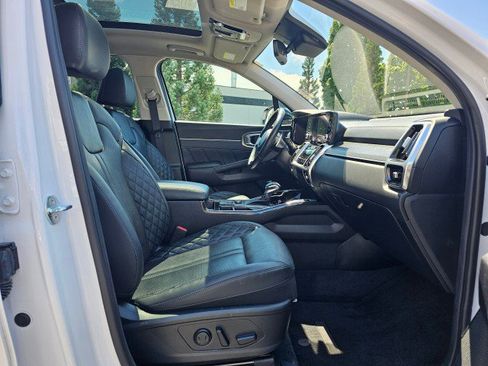 Used 2023 Kia Sorento SX AWD/4WD image 10