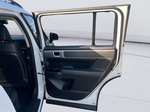 Used 2025 Hyundai Santa Fe SEL FWD image 15
