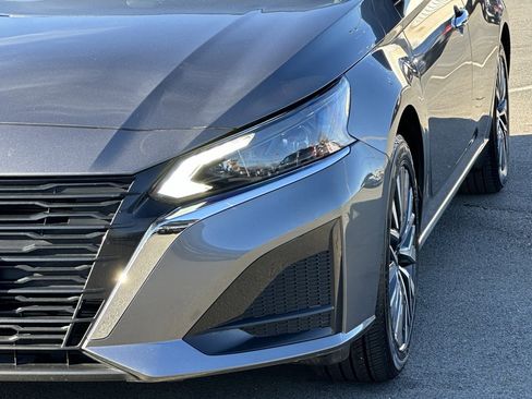 Used 2024 Nissan Altima 2.5 SV image 39