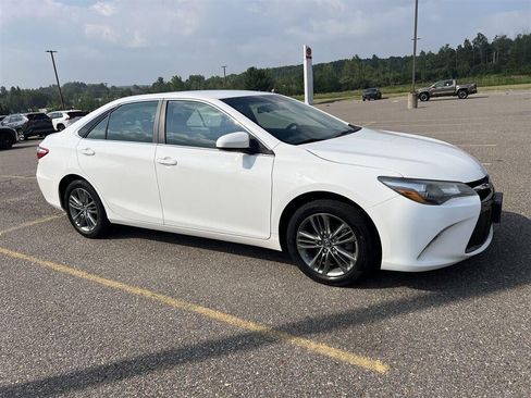 Used 2017 Toyota Camry SE FWD image 5