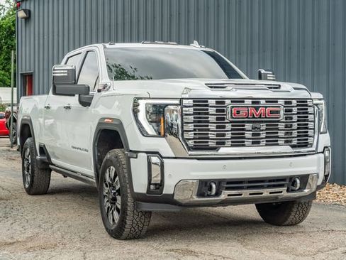 Used 2025 GMC Sierra 2500 Denali w/ Denali Reserve Package AWD/4WD image 8