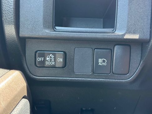 Used 2019 Toyota Tacoma SR5 RWD image 29