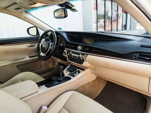 Used 2014 Lexus ES 350 w/ Premium Package FWD image 33
