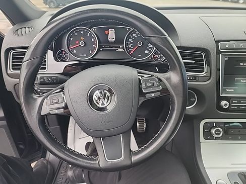 Used 2017 Volkswagen Touareg Wolfsburg Edition AWD/4WD image 11