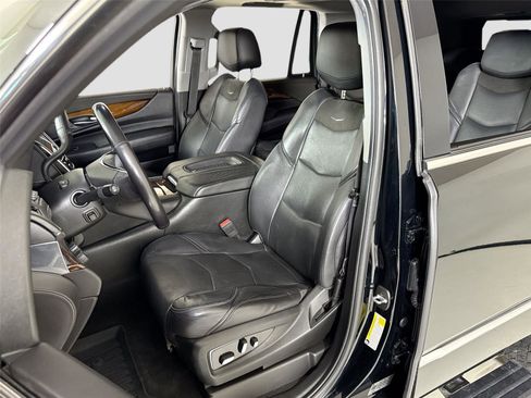 Used 2018 Cadillac Escalade Premium Luxury image 14