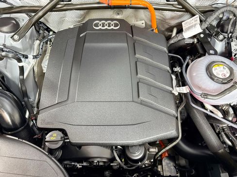 Used 2025 Audi Q5 e Premium Plus w/ Premium Plus Package image 29