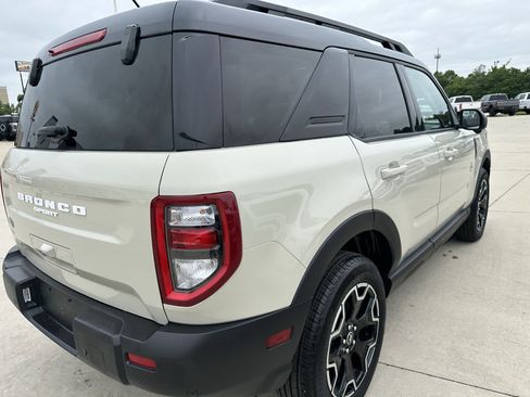 Used 2025 Ford Bronco Sport Outer Banks w/ Outer Banks Tech Package+ AWD/4WD image 8