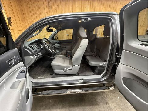 Used 2012 Toyota Tacoma 4x4 Access Cab w/ SR5 Pkg image 13