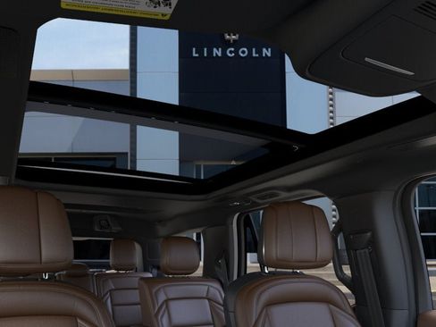 New 2026 Lincoln Navigator Reserve AWD/4WD image 22