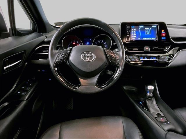 Used 2018 Toyota C-HR XLE FWD image 5