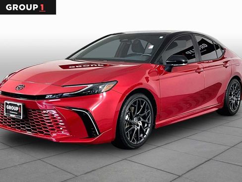 Used 2025 Toyota Camry XSE FWD image 1
