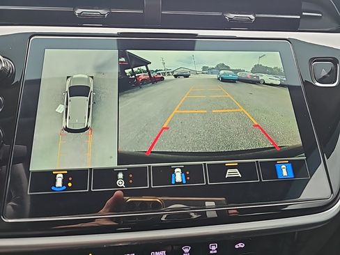 Used 2023 Chevrolet Bolt EUV Premier w/ Sun & Sound Package FWD image 26