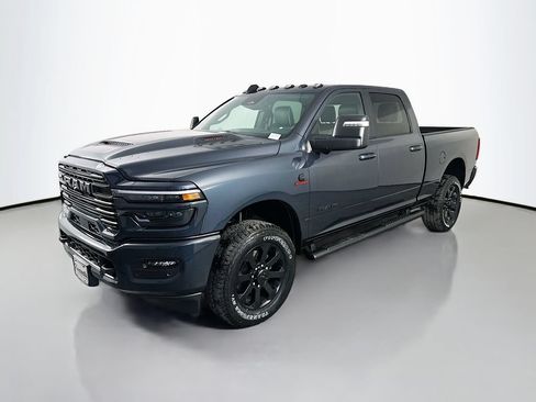 New 2026 RAM 2500 Laramie AWD/4WD image 3